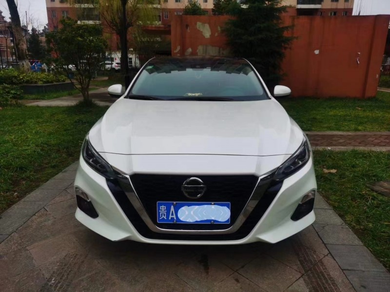 武汉19年日产天籁8