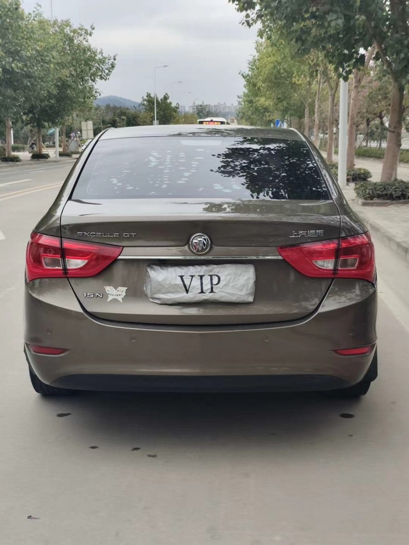 中山17年别克英朗6