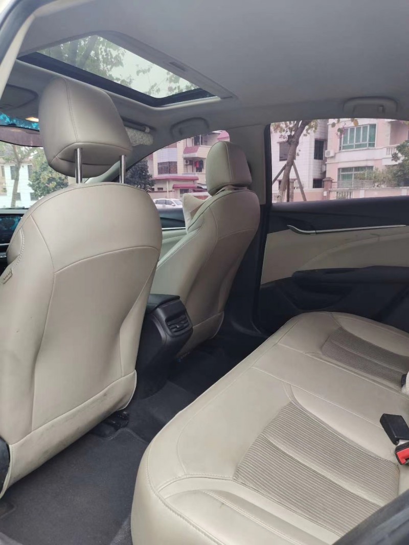 中山17年别克英朗3