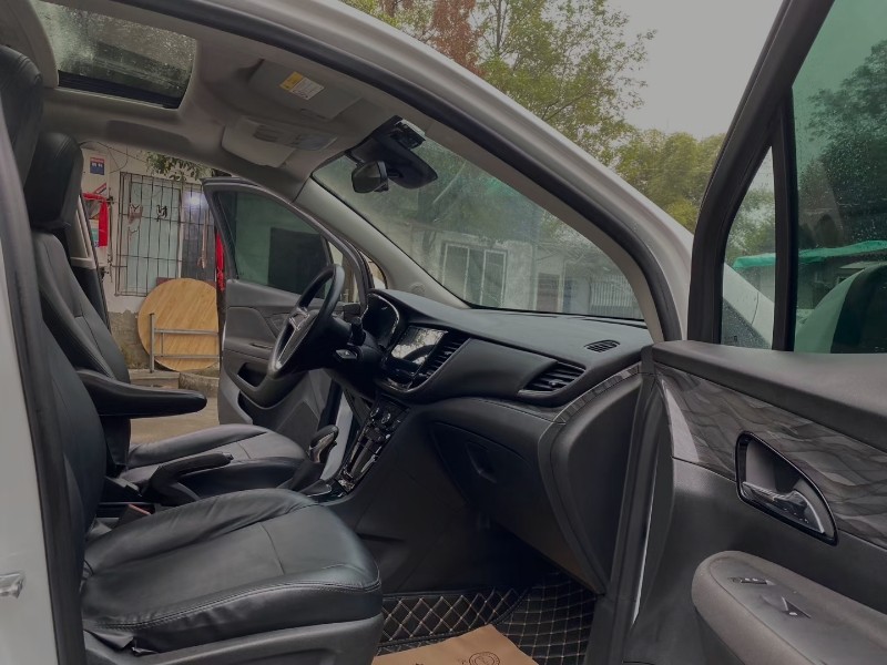 成都16年别克昂科拉4