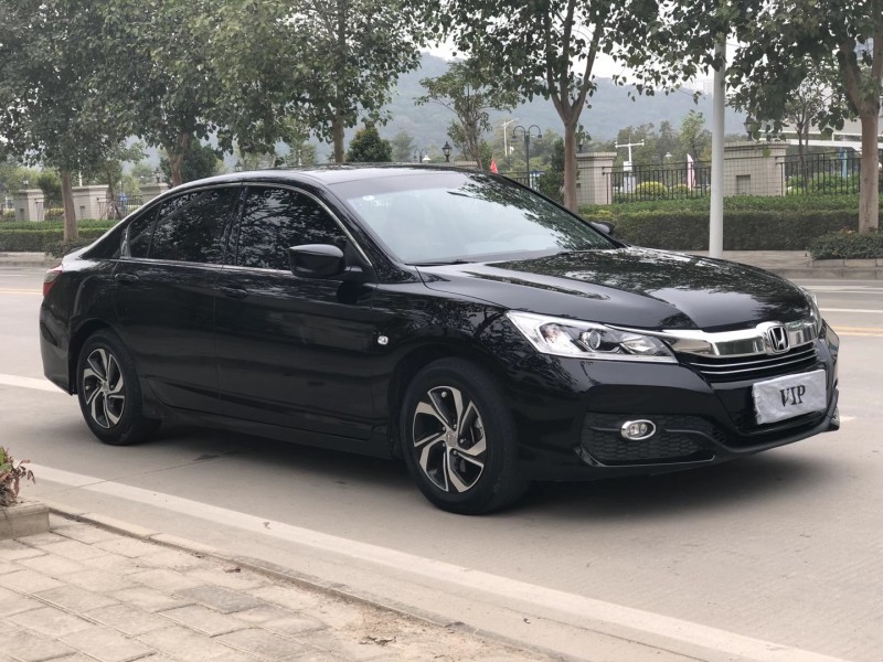 中山17年本田雅阁7