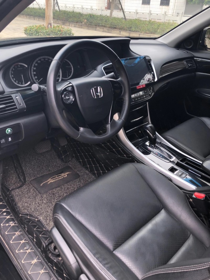 中山17年本田雅阁4