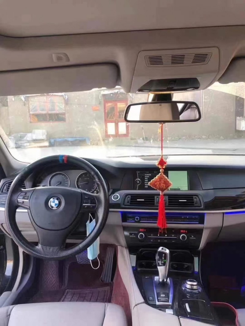 保定11年宝马5系8