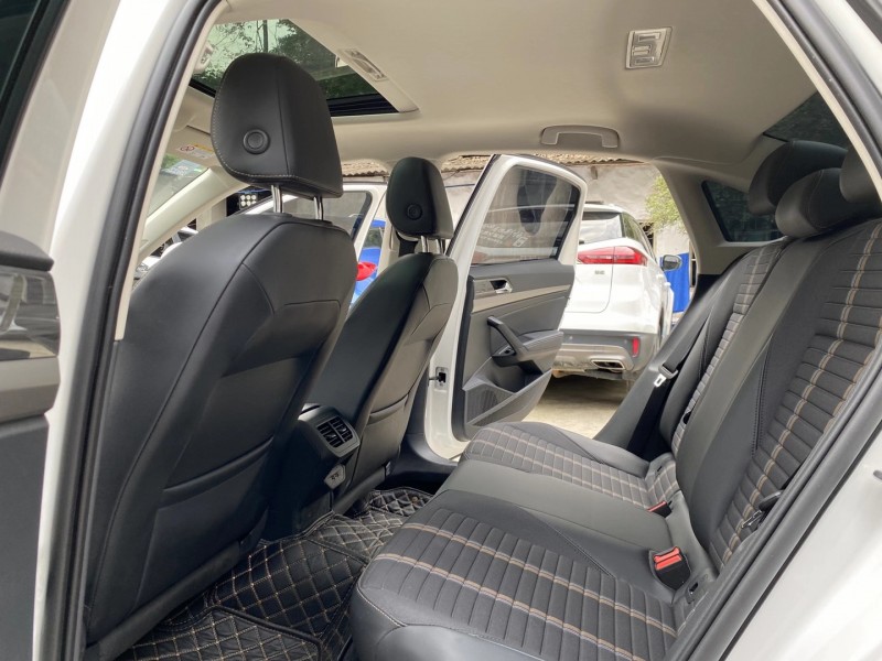 成都20年大众朗逸5