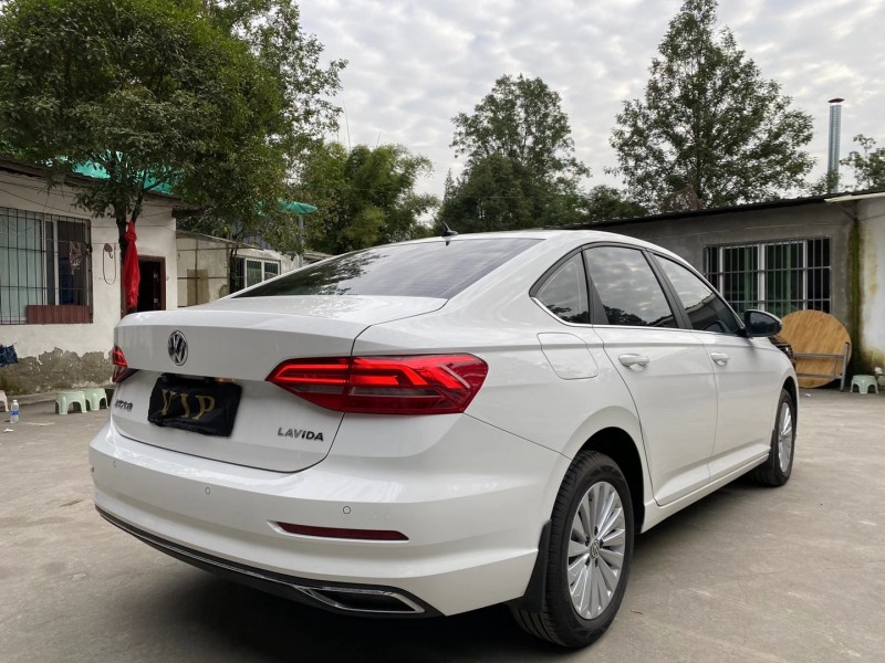 成都20年大众朗逸1