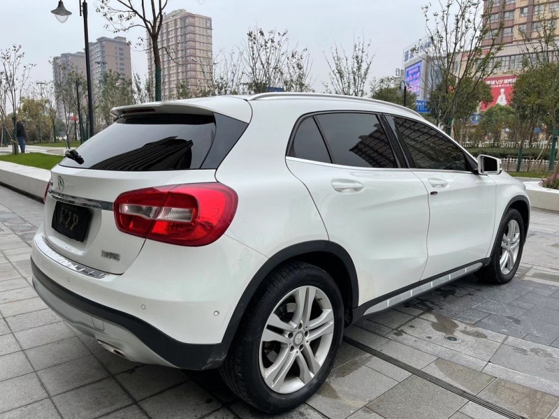 盐城17年奔驰GLA5