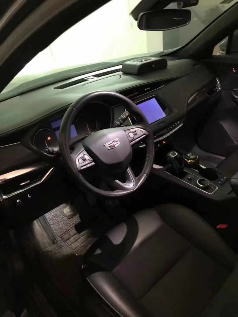 北京19年凯迪拉克XT41