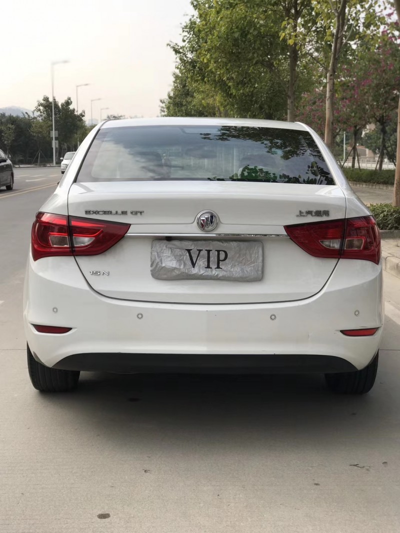 中山17年别克英朗6