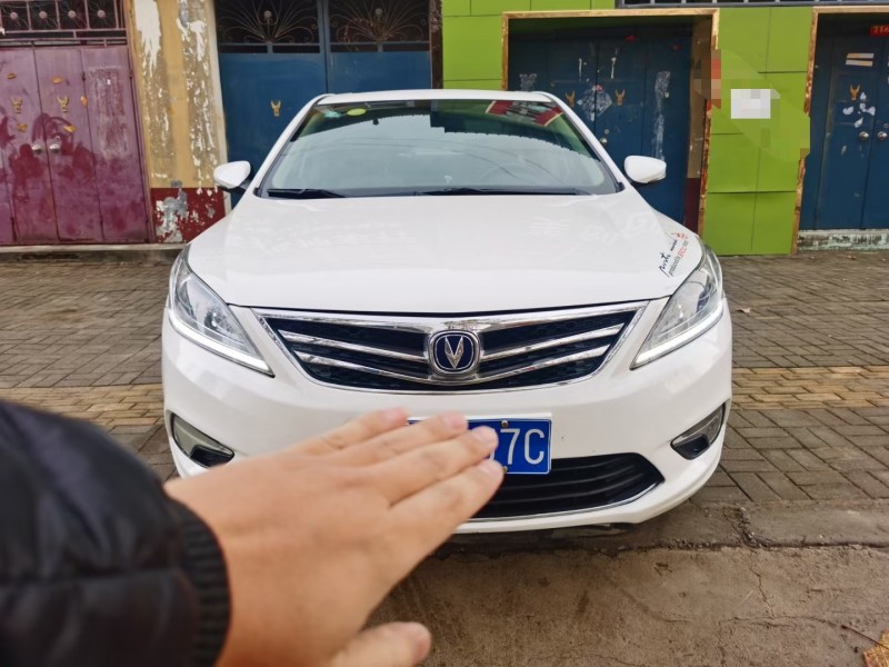 焦作17年長安汽車逸動1