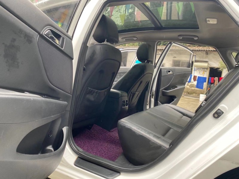 成都16年现代名图5