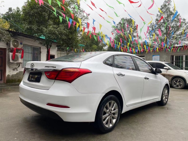 成都16年现代名图1