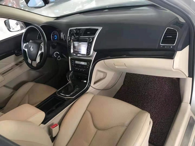 贛州16年長安汽車睿騁CC6