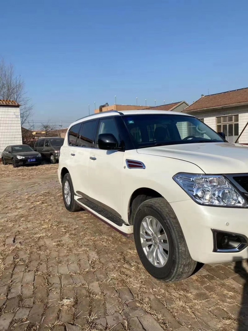 保定17年日产途乐6