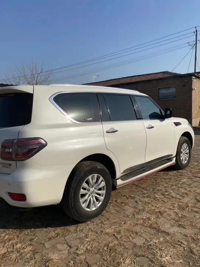 保定17年日产途乐5