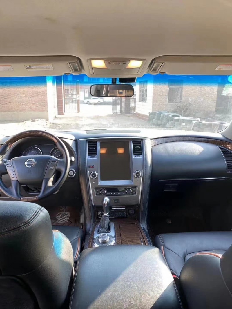 保定17年日产途乐3