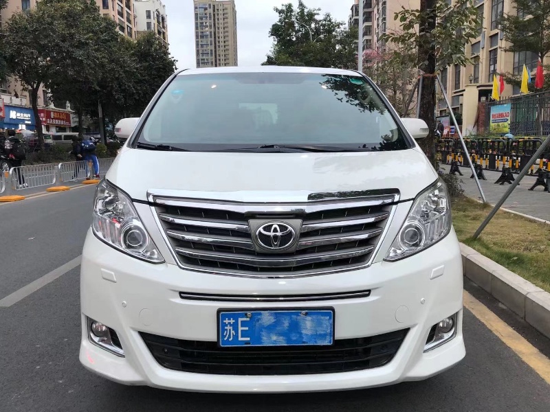 深圳13年丰田埃尔法9