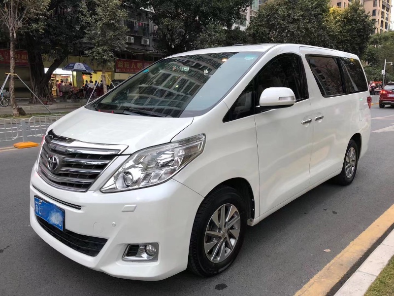 深圳13年丰田埃尔法8