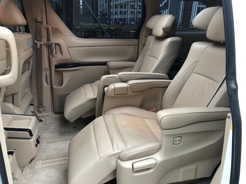 深圳13年丰田埃尔法5