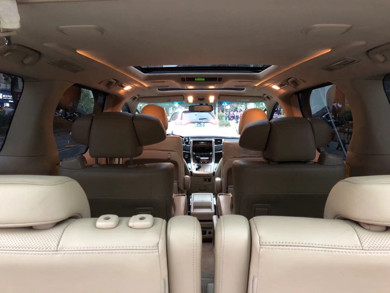 深圳13年丰田埃尔法2