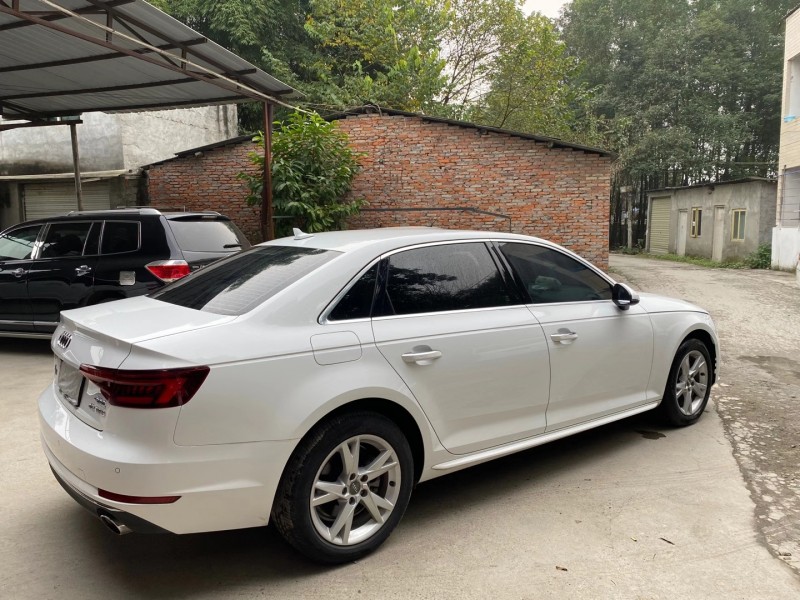 成都17年奥迪A4L7