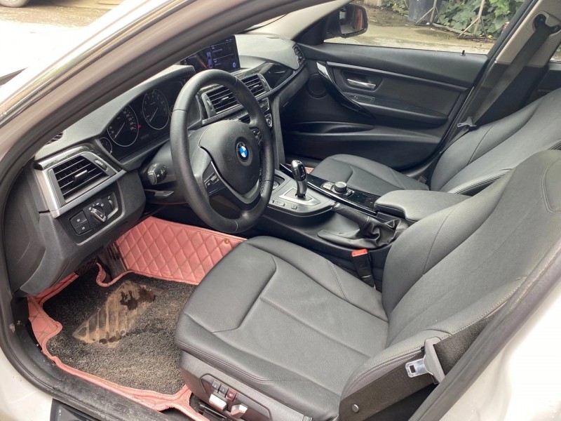 成都17年宝马3系6