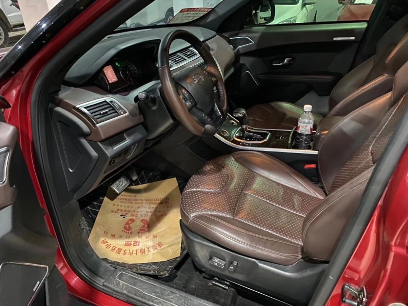 成都16年陆风X76