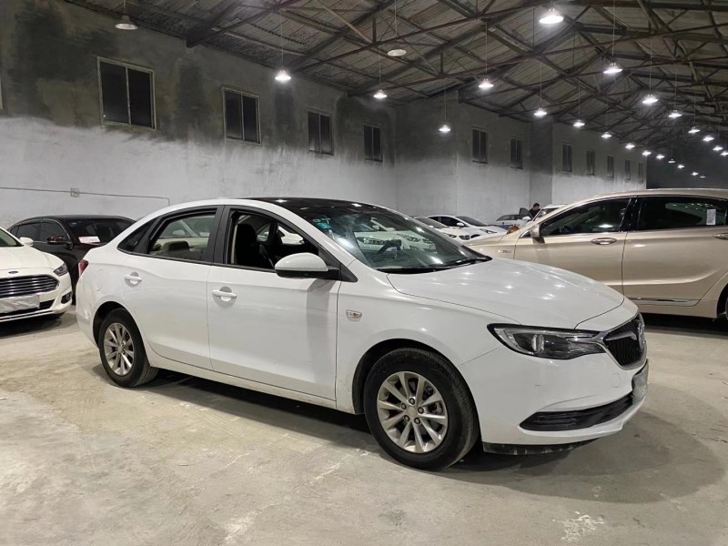 成都19年别克英朗2