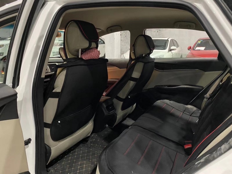 成都19年别克英朗4