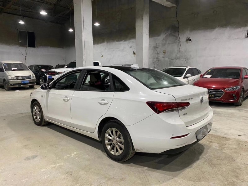 成都19年别克英朗5