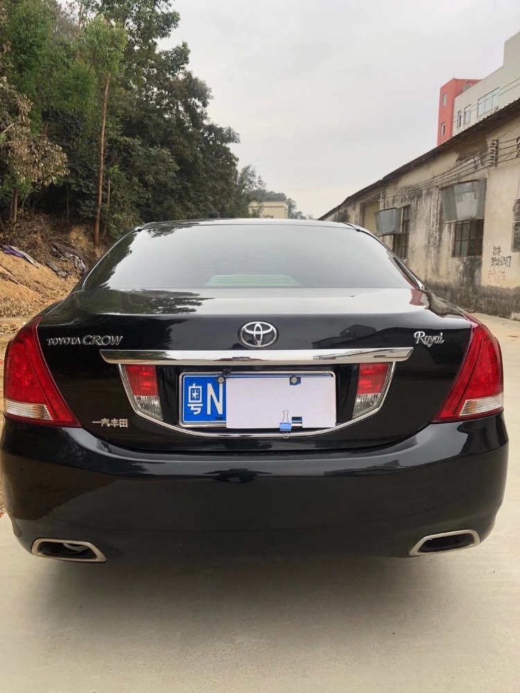 江门10年丰田皇冠8