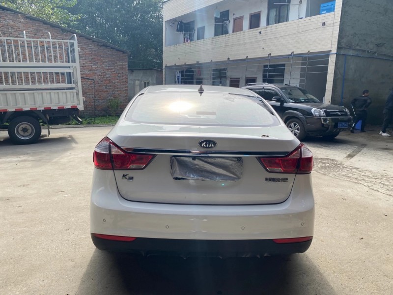 成都16年起亚K38