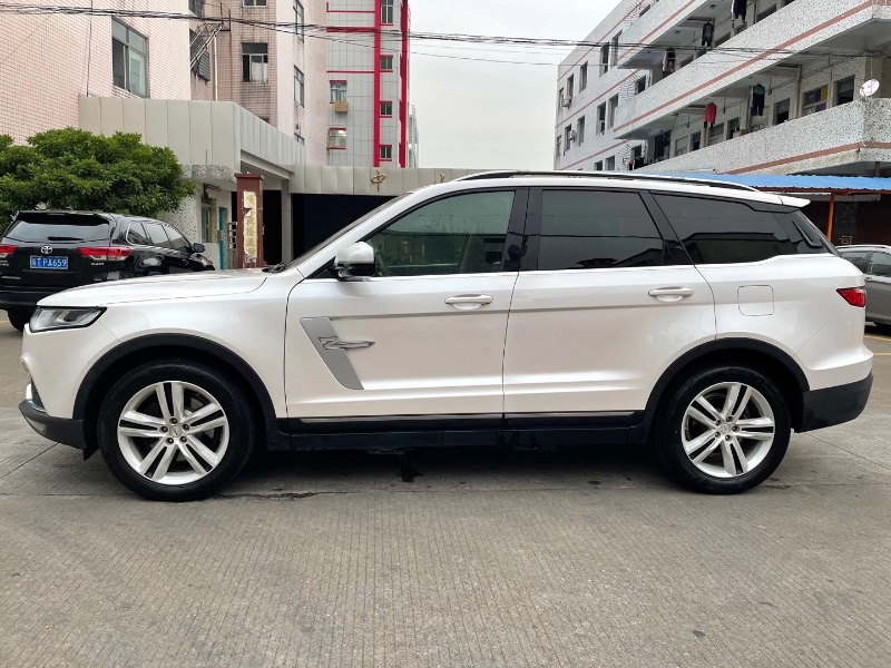 中山19年众泰T8002