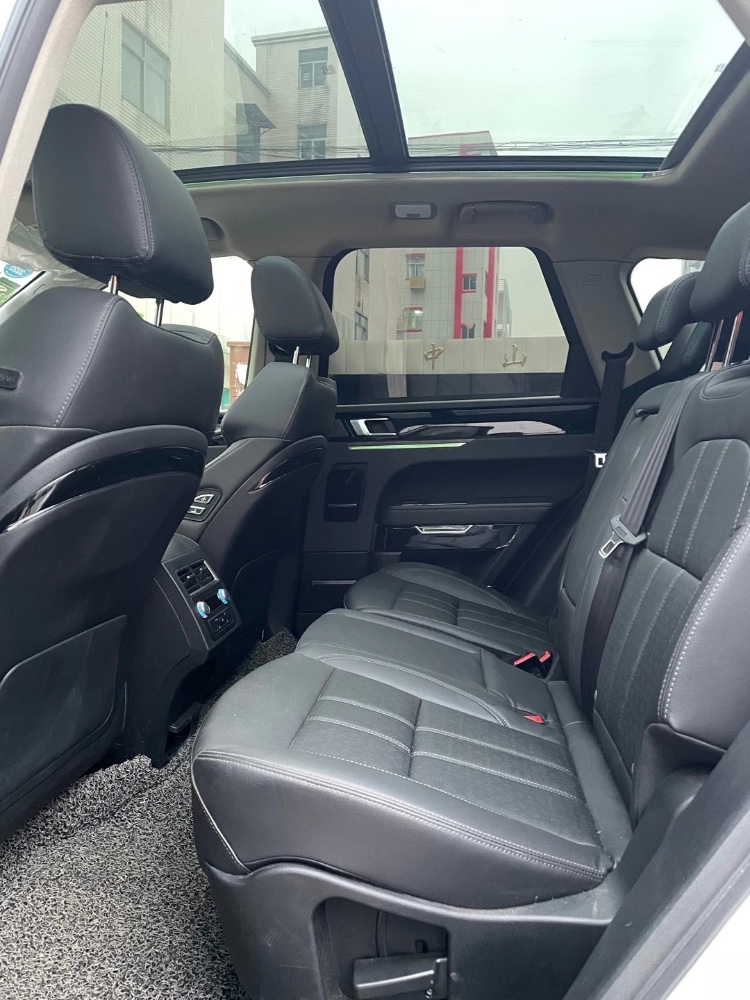 中山19年众泰T8008