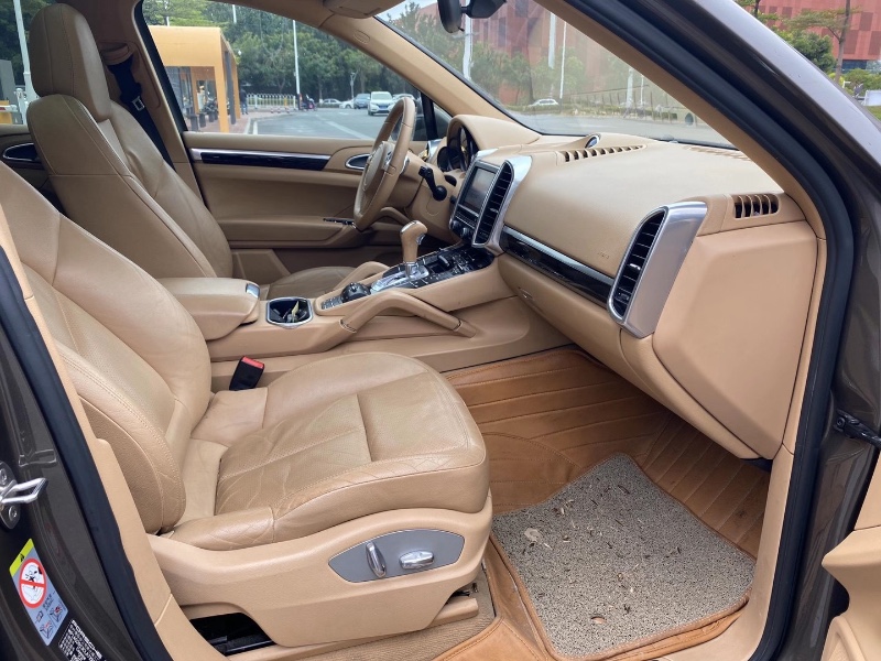 广州12年保时捷卡曼6