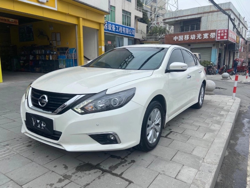 广州16年日产天籁3