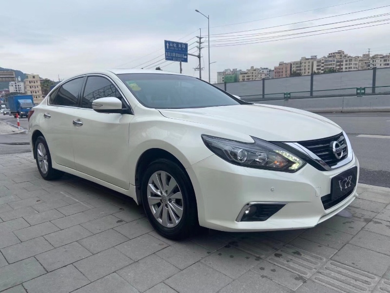 广州16年日产天籁2