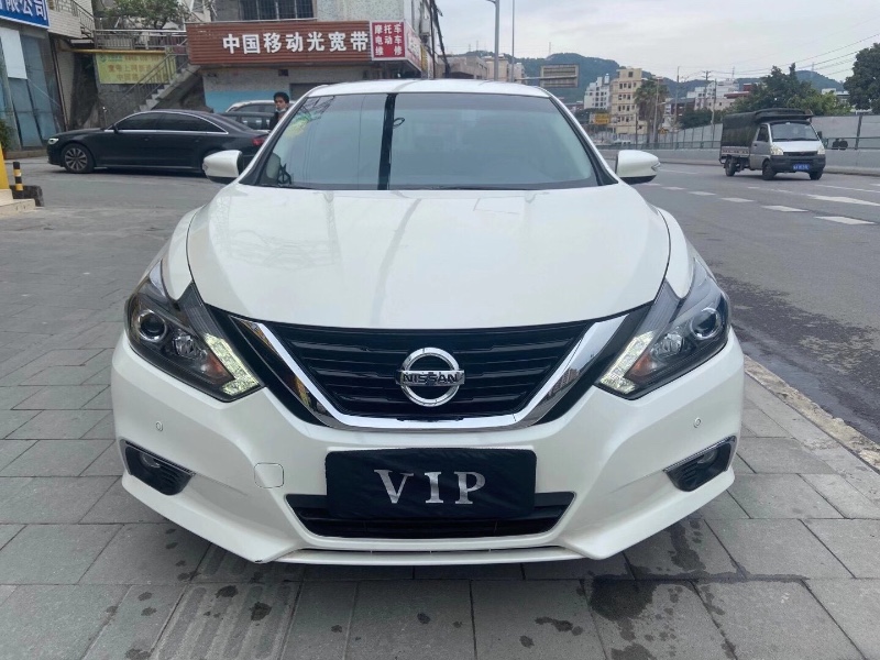 广州16年日产天籁1