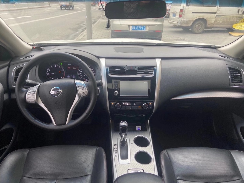 广州16年日产天籁6