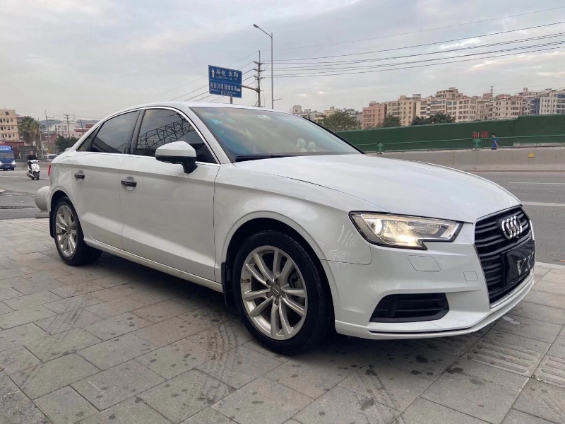 广州17年奥迪A33