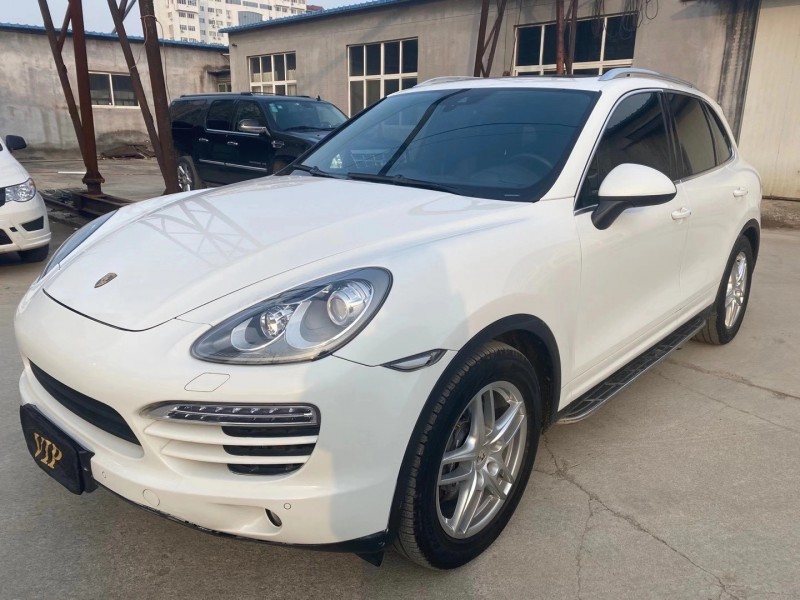 济宁14年保时捷卡宴8