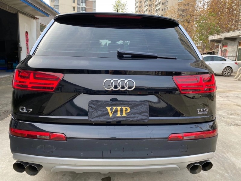 济宁16年奥迪Q75