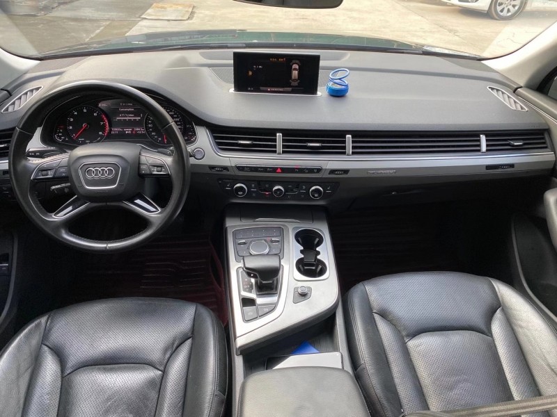 济宁16年奥迪Q76