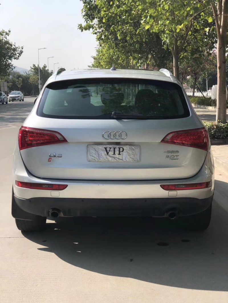 中山11年奥迪Q56