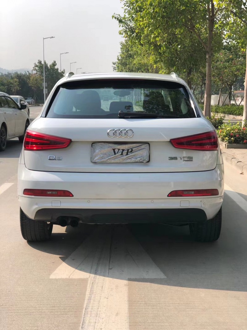 中山13年奥迪Q3(进口)6