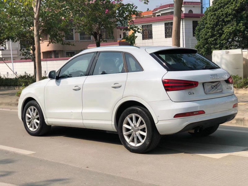 中山13年奥迪Q3(进口)4