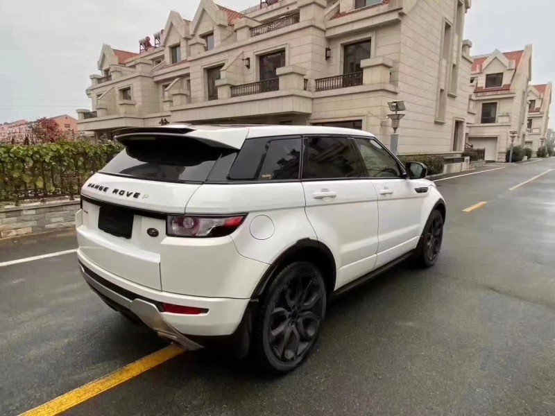 济南12年路虎极光8