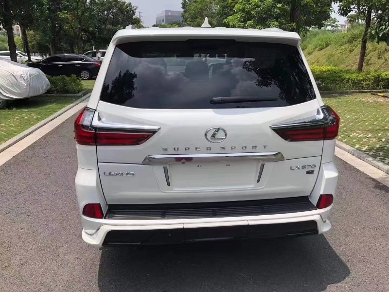 中山20年雷克萨斯LX3