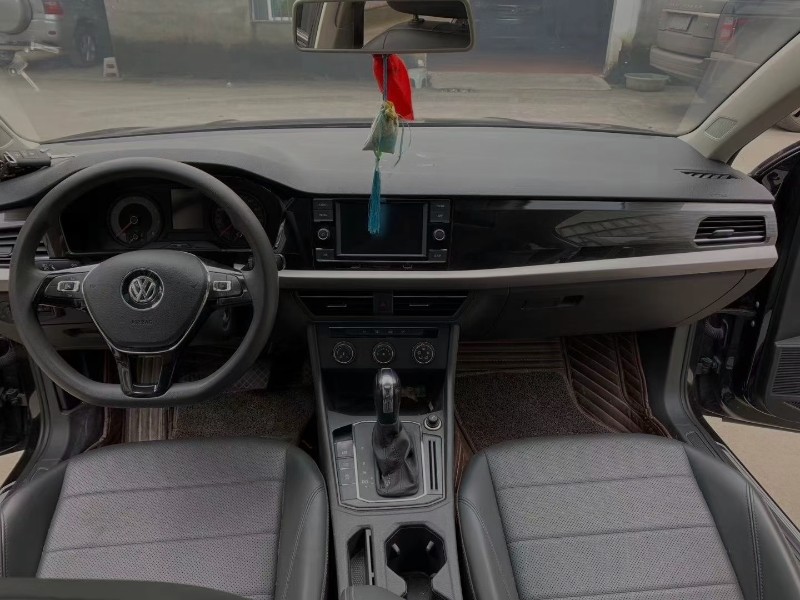 成都18年大众朗逸3