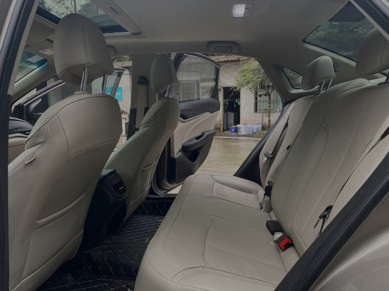 成都20年别克英朗GT4