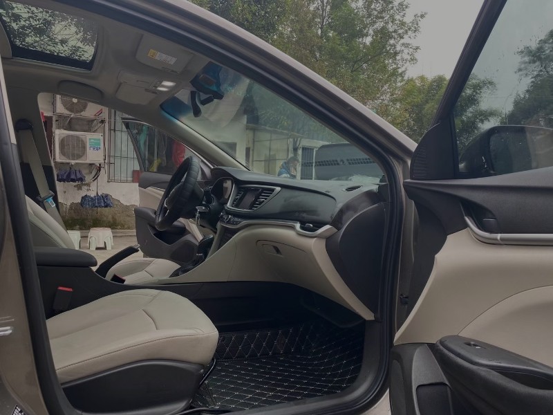 成都20年别克英朗GT3